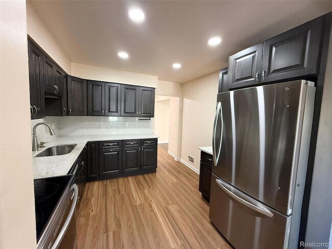 Building Photo - 27633 Echo Valley E