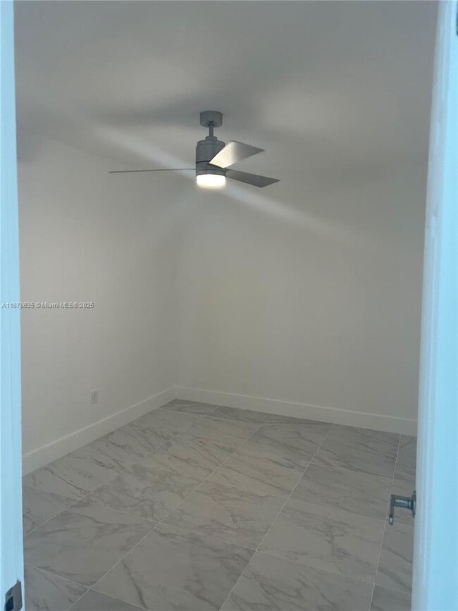 Building Photo - 2750 Palm Ave