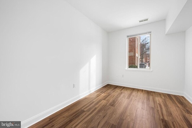 Building Photo - 13 Andrew Pl