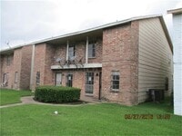 Building Photo - 12308 Ormandy St