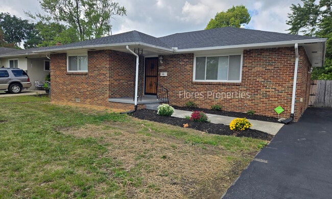 Building Photo - 1275 Geers Ave