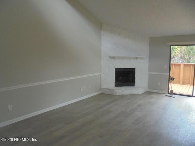 Building Photo - 319 Second St