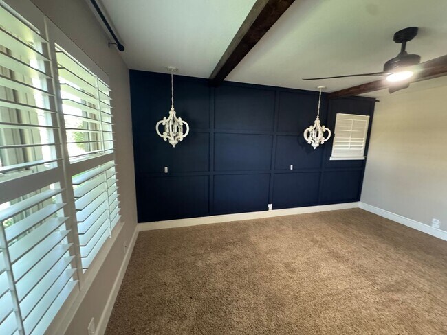 Building Photo - Gorgeous 3/3/2 Home on Spacious Corner Lot...