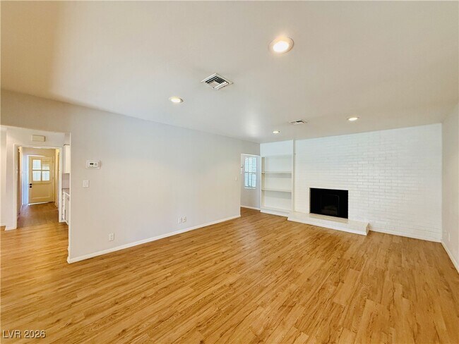 Building Photo - 1208 Buehler Dr