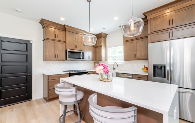 Building Photo - Do Not Miss this Beautiful piece of property.