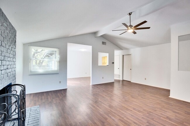 Building Photo - 8002 Croftwood Dr