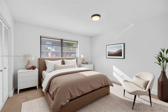 Building Photo - 339 SW 15th St