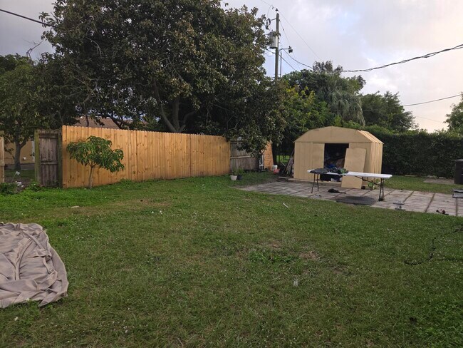 Building Photo - 1474 N Mangonia Cir