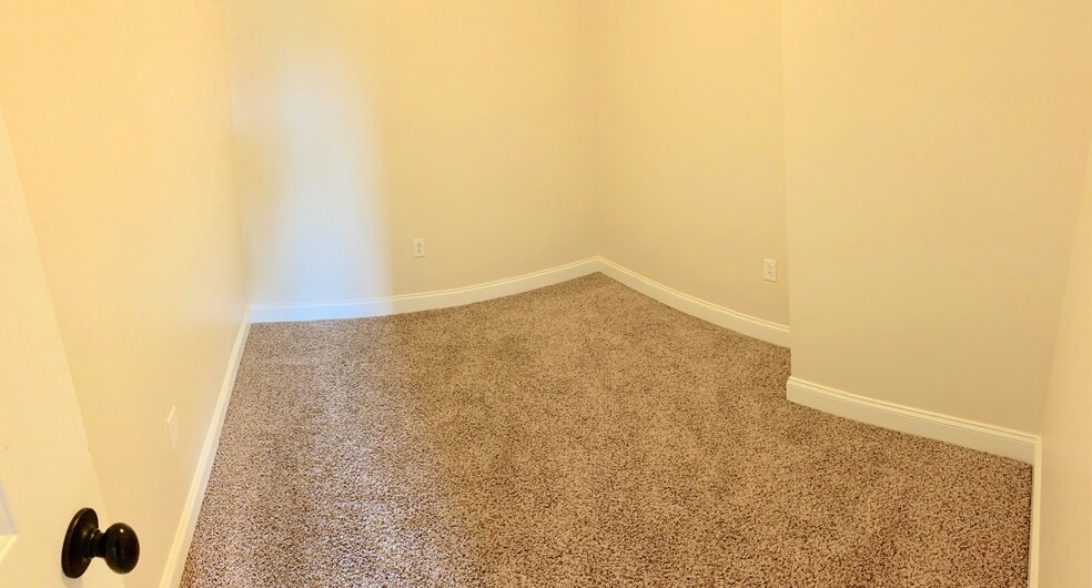 Building Photo - 405 Treyson Ln