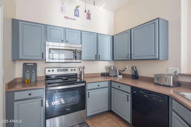 Building Photo - 4927 W Shumway Farm Rd