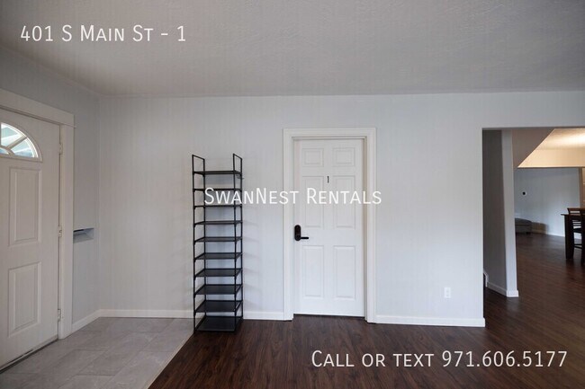 Building Photo - 401 S Main St