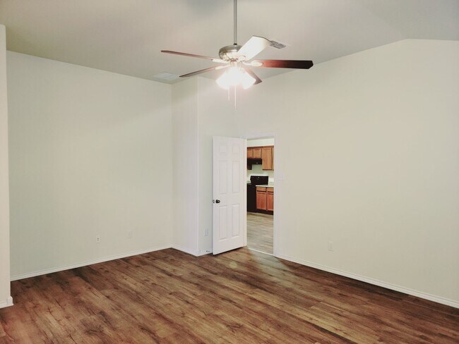 Building Photo - Spacious 3/2/2 in Frenship