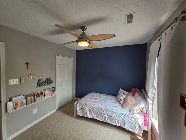 Building Photo - Spacious Single Family Home in Edgewood
