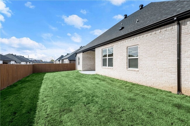 Building Photo - 701 Bronco St