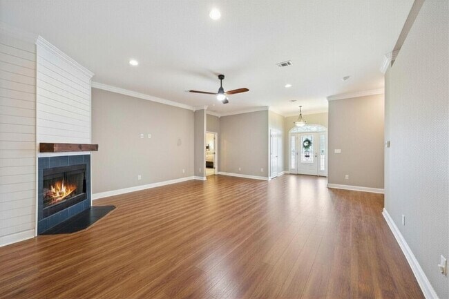 Building Photo - 3269 McMillan Creek Dr