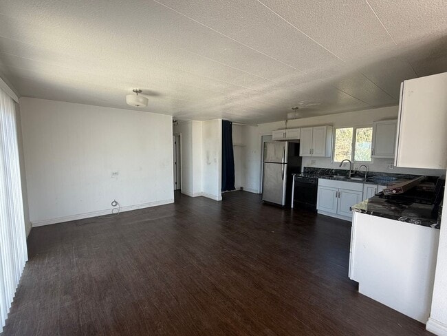 Building Photo - 3 Bedroom 2 Bath Manufactured Mobile home in Murrieta!