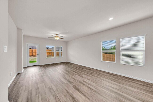 Building Photo - 417 Martell Rd