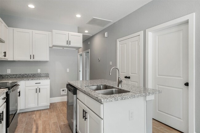 Building Photo - 4205 Elmwood St