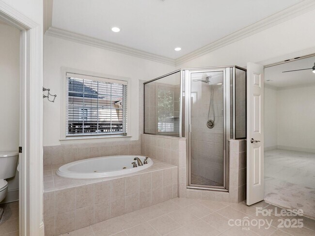 Building Photo - 2416 Chesterfield Ave