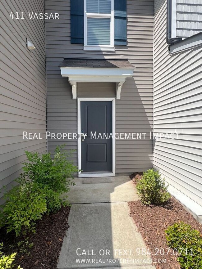 Building Photo - 411 Vassar-