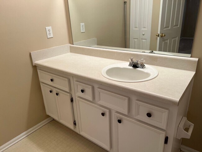 Building Photo - Two bedroom two bath second floor unit