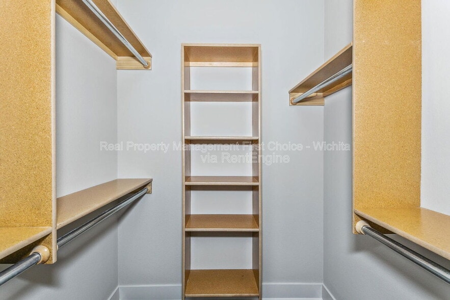 Building Photo - 3521 W 45th St S