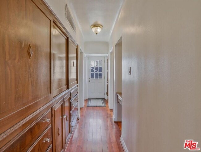 Building Photo - 1235 W 82nd St