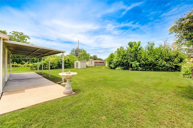 Building Photo - 10111 Fonville Dr