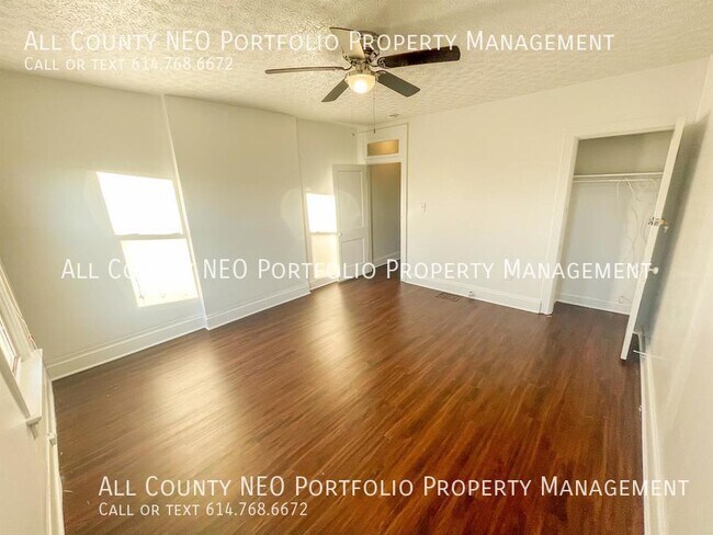 Building Photo - 2 Bed, 1 Bath Townhouse