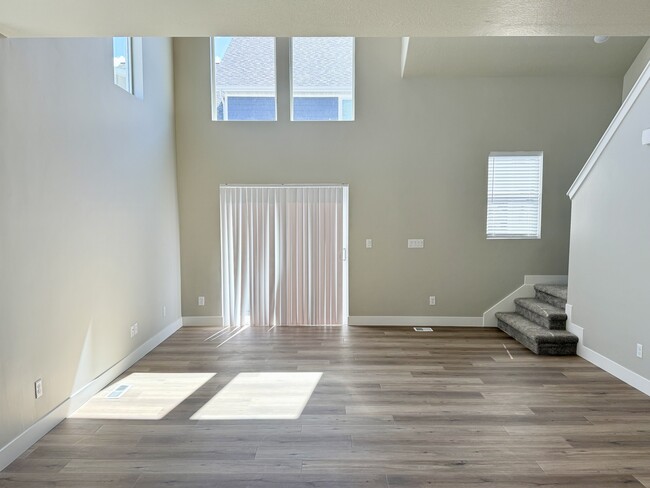 Building Photo - 1063 S 2760 E