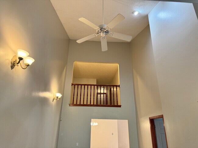 Building Photo - 5125 Echovale St NW