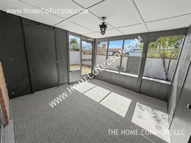 Building Photo - 413 W Pso Solana