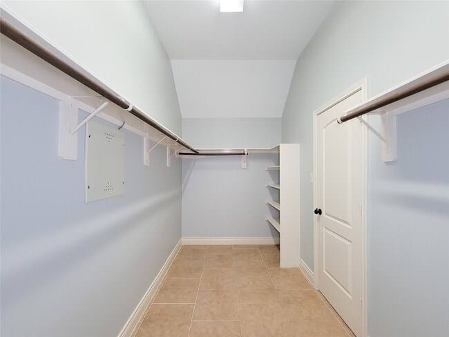 Building Photo - 106 Colina Vista Way