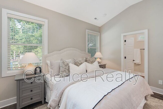 Building Photo - 1731 Perimeter Lp