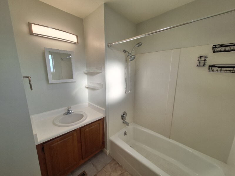 Building Photo - 2172 Reed Dr