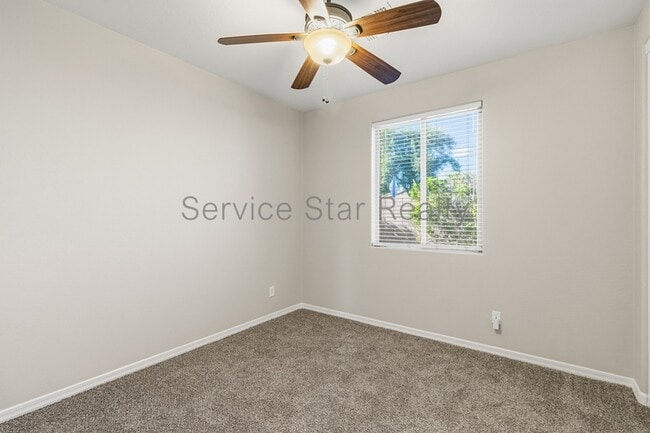 Building Photo - 14479 W Desert Flower Dr