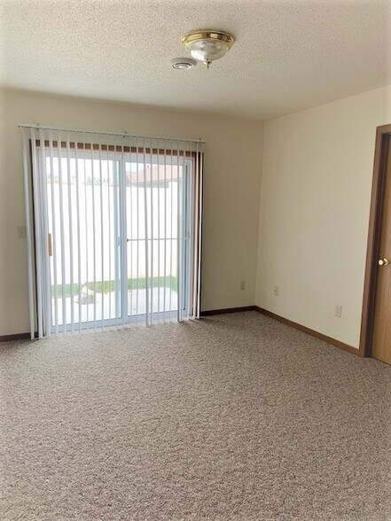 Building Photo - 4549 Woodford Ct