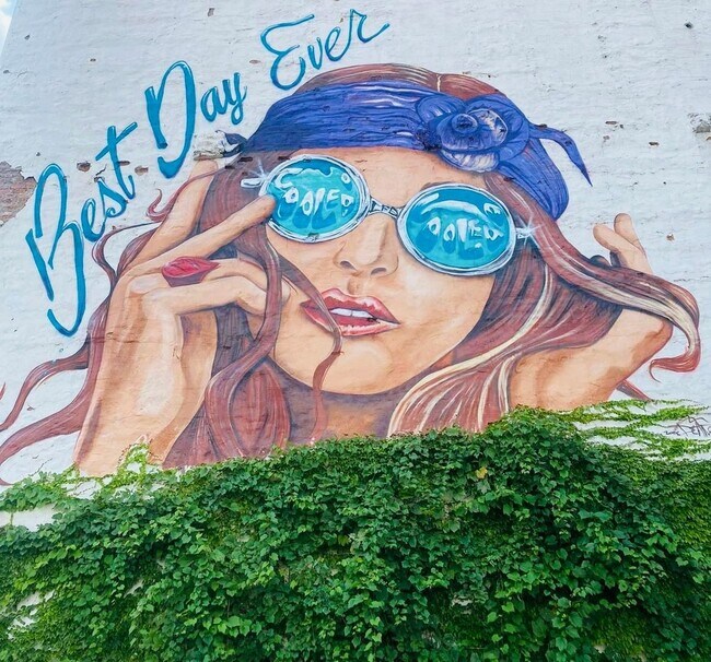 Building Photo - 335 N Superior St