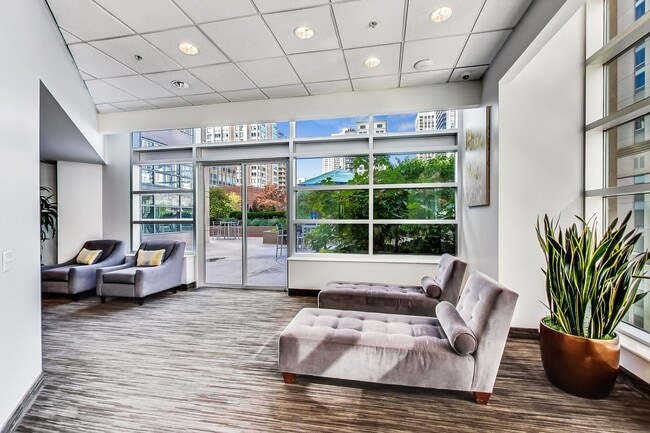 Building Photo - 545 N Dearborn St