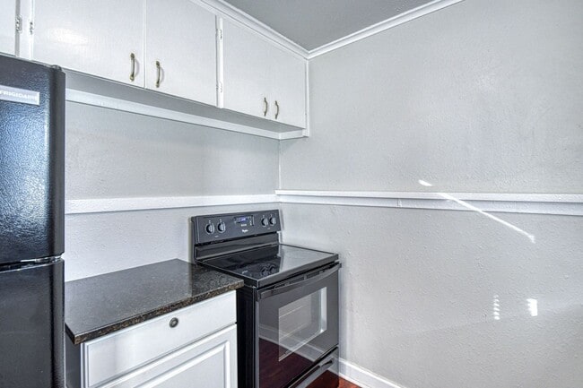 Building Photo - 2 bedroom/1 bathroom - Centrally Located in Norman!!