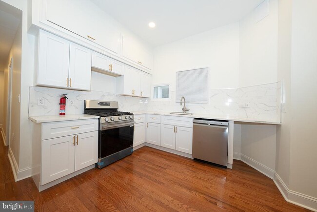 Building Photo - 168 Kalos St