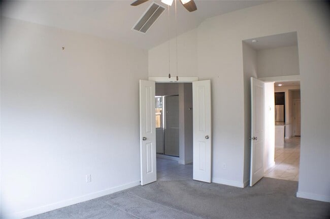 Building Photo - 8215 Prairie Rye Dr