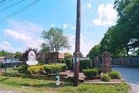 Building Photo - 420 Walton Ln