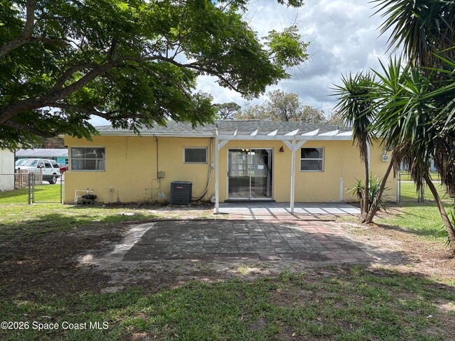 Building Photo - 2376 Dakota Dr