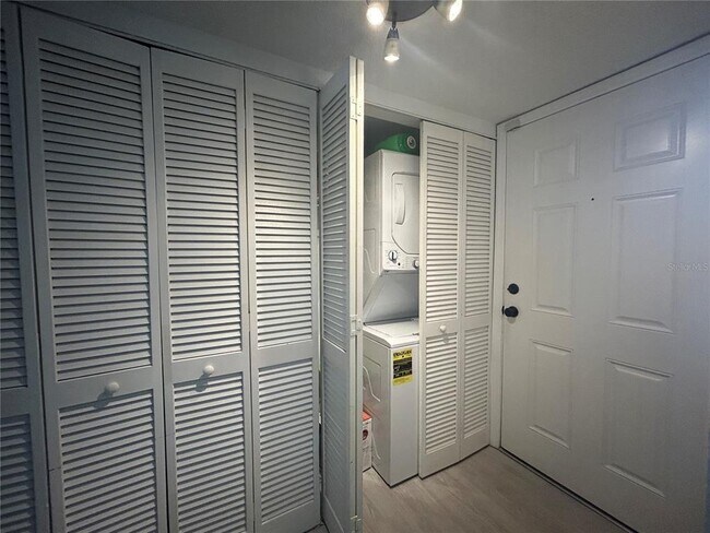 Building Photo - 1810 NW 23rd Blvd