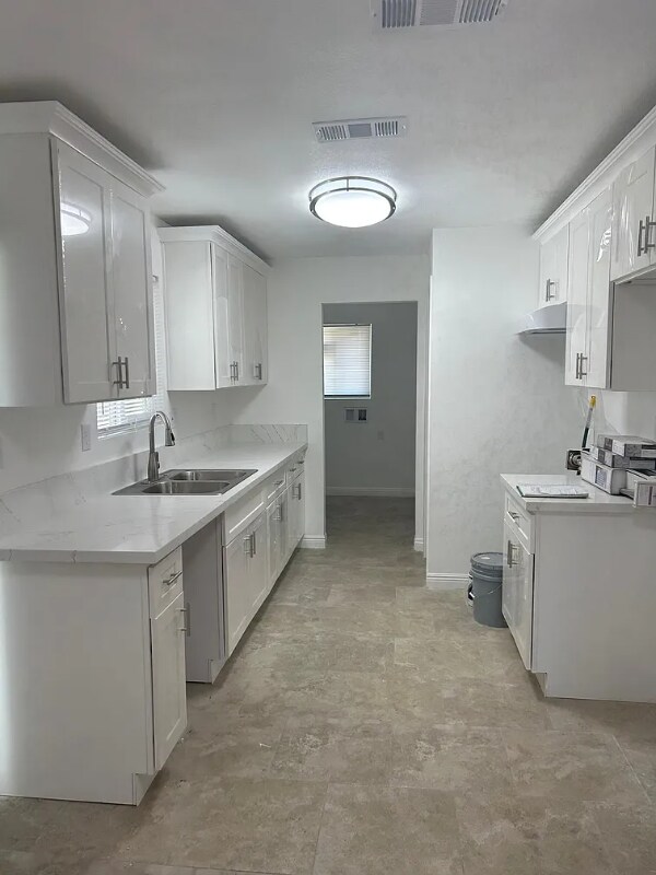 Building Photo - 41 White Ln