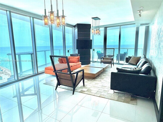 Primary Photo - 17001 Collins Ave