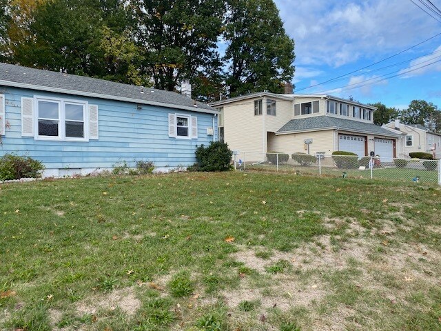Building Photo - 18 Reihl St