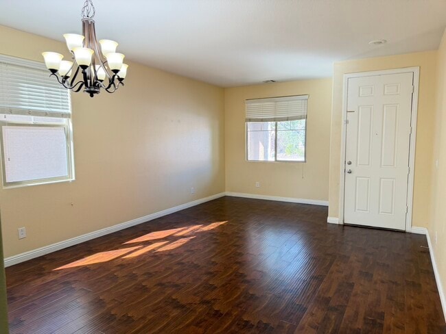 Building Photo - 5450 Pinecroft Dr