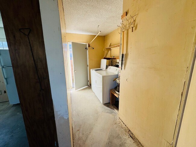 Building Photo - Ready to Fall in Love with Home Again?